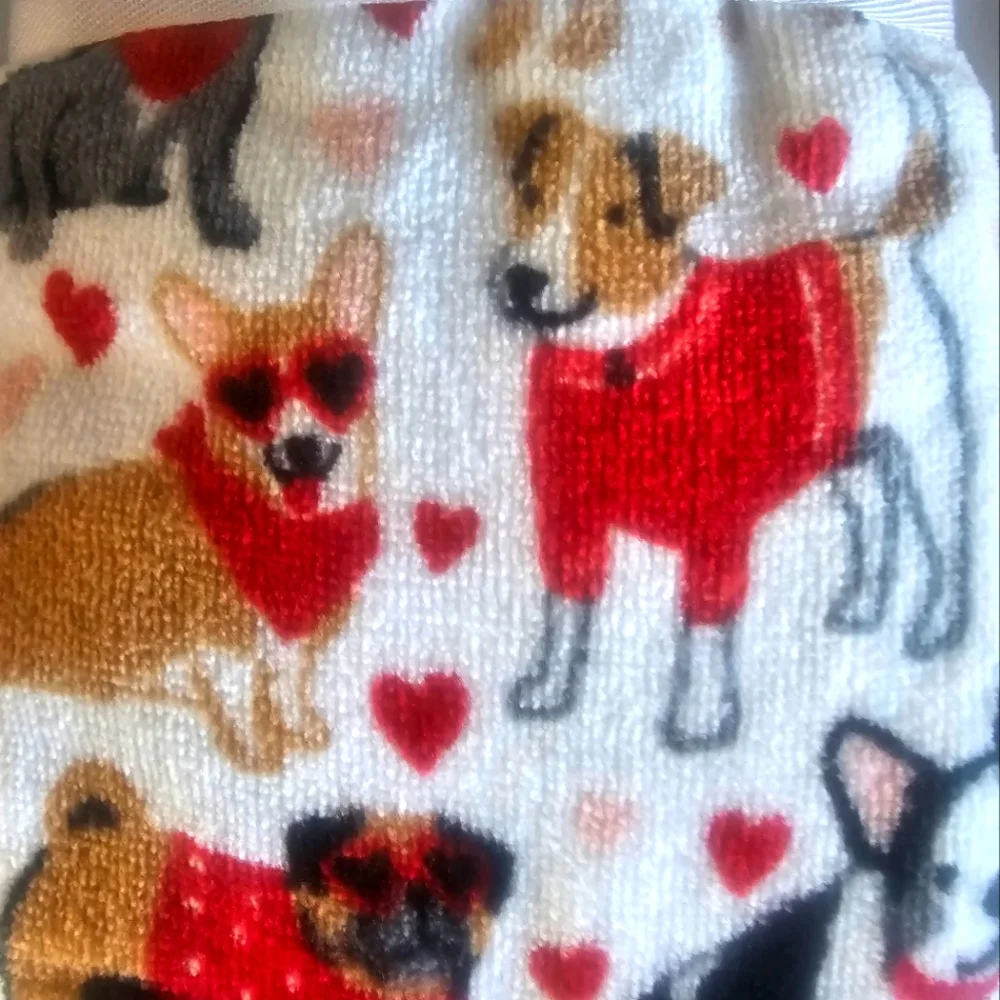 2 PC Dogs & Hearts Valentines Day Bath Hand Towels New